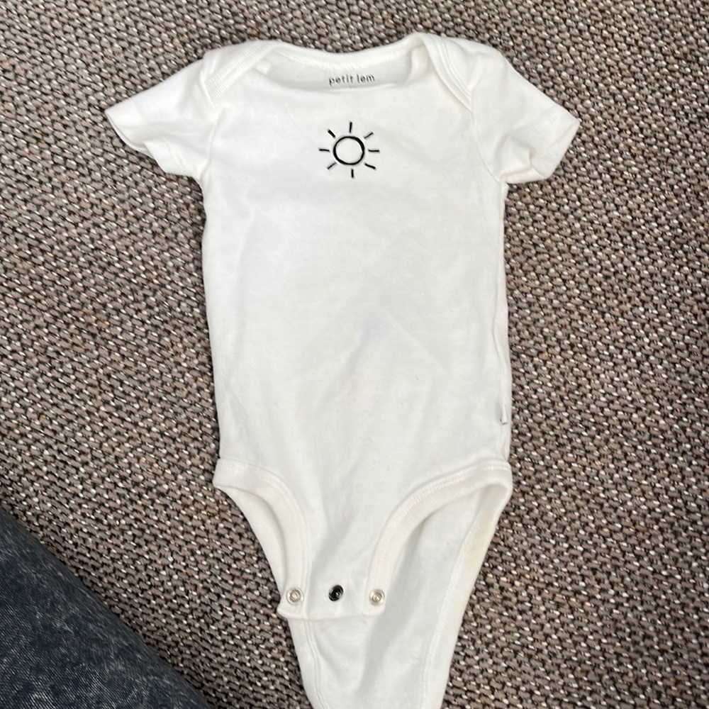 Sunshine white t